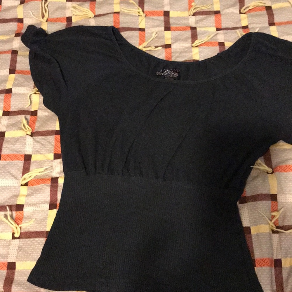 Woman’s black top